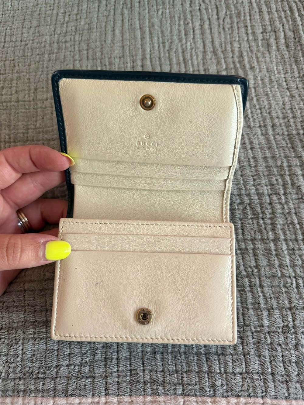 Gucci Gg Marmont 573811 Cream Dark Navy Leather Bifold Wallet - Picture 2 of 6